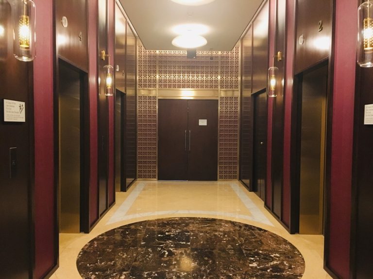 エレベーターフロント階