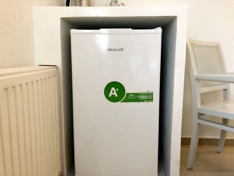 冷蔵庫(閉めた状態)