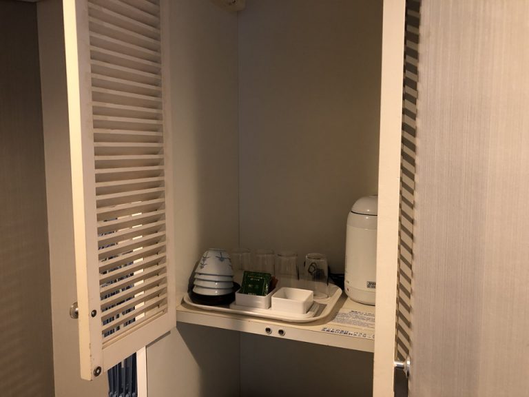 グラス、湯飲み茶わん、ポット