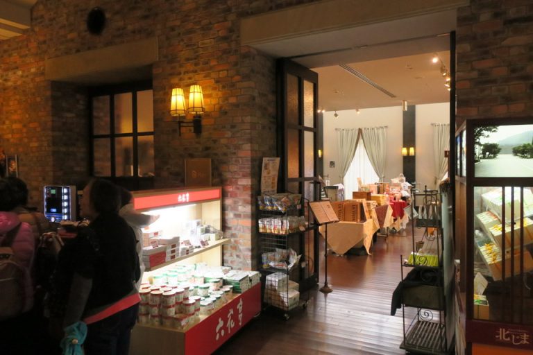 1階売店外観