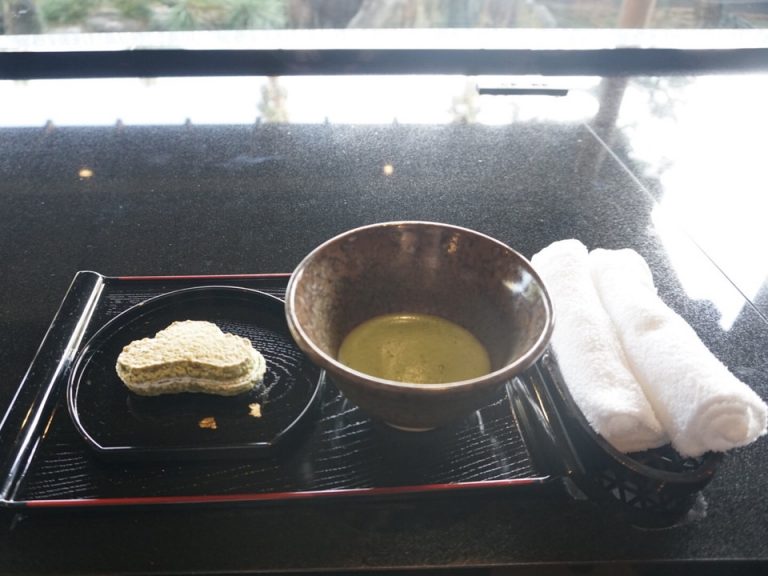 ウェルカムドリンクとお菓子