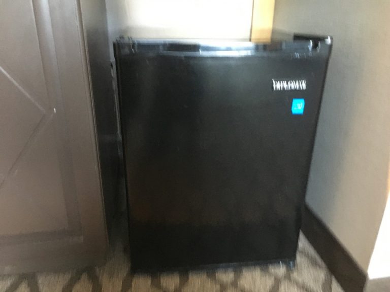 冷蔵庫閉じた状態