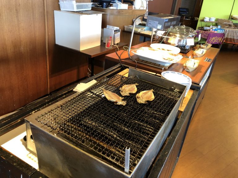 干物をその場で炙ってくれました。