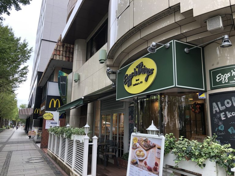 ホテル本館並びの人気のパンケーキレストラン