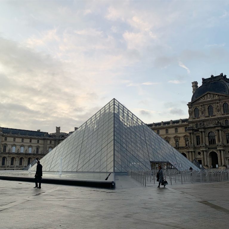 ルーブル美術館 ホテル周辺観光スポット