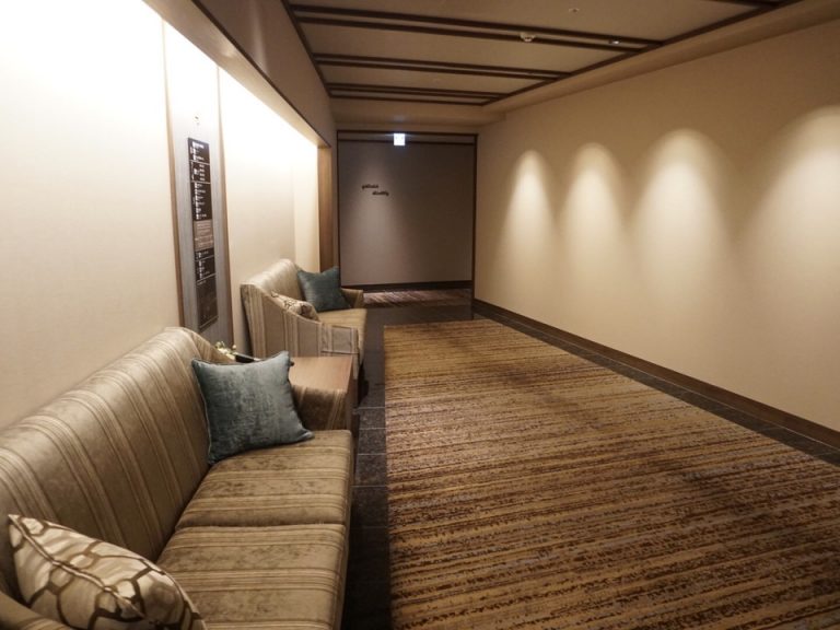 4階エレベーターホール