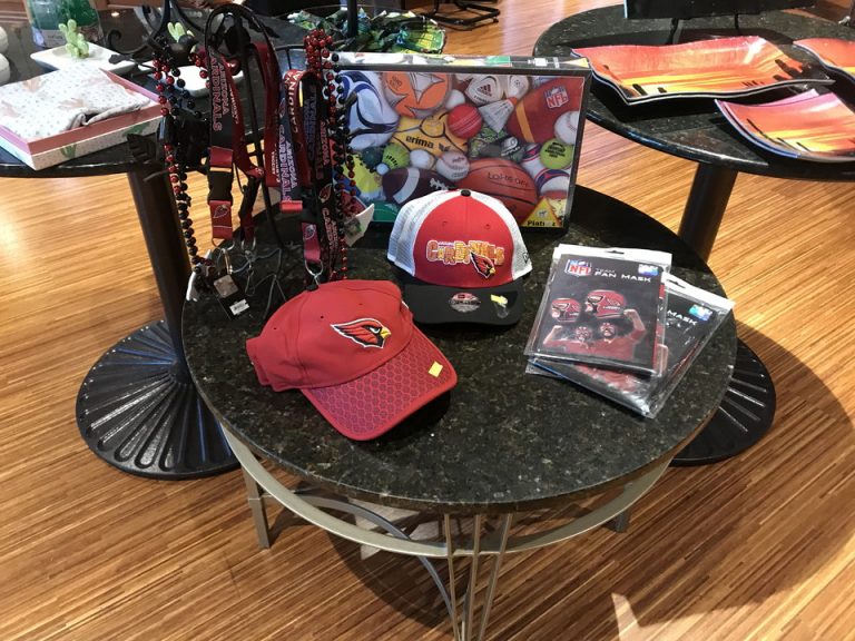 ここまで商品がそろうとまるでチームオフィシャルホテルのよう。。。。