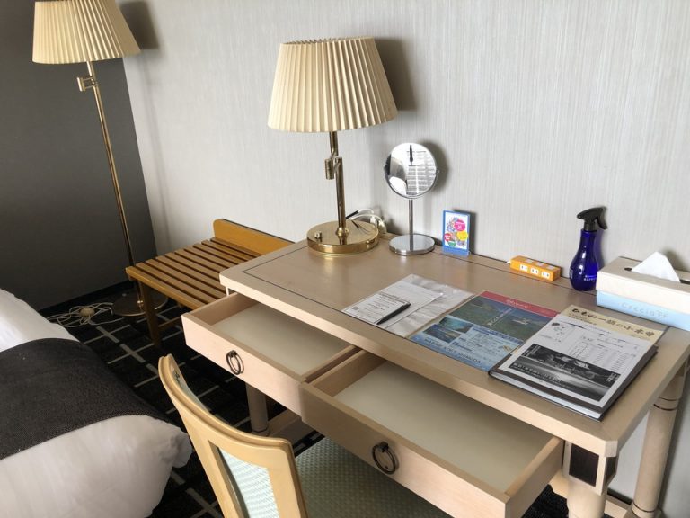 デスク 開いたところ