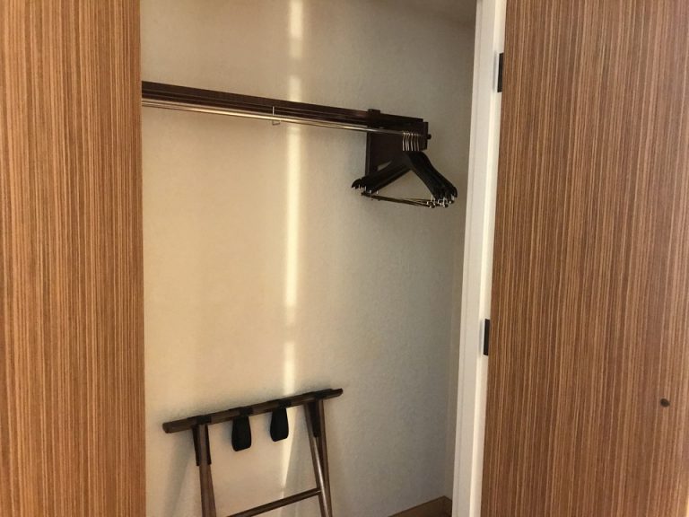 寝室がクローゼットも同じく広さ高さとありました