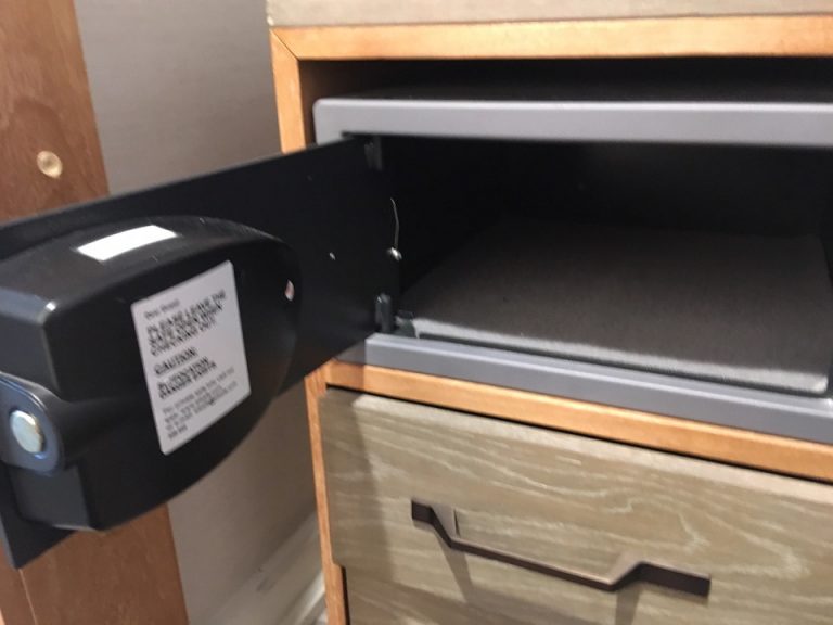 セーフティボックス(開けた状態)