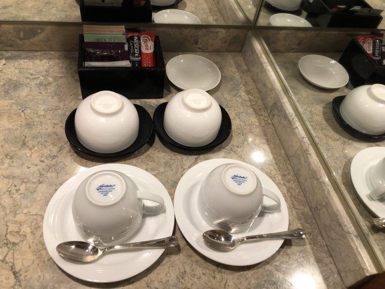 カップと茶碗 コーヒー