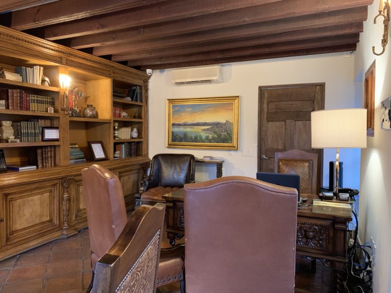 コンシェルジュ(チェックアウトの場所・チェックインとは違う建物)