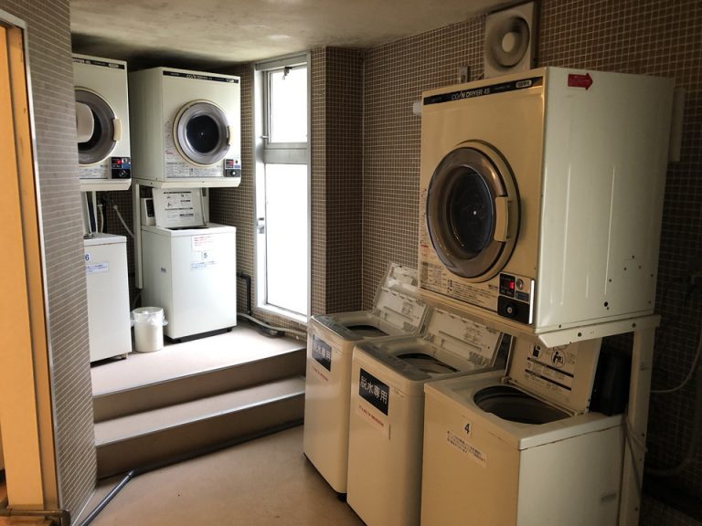 コインランドリー(2)