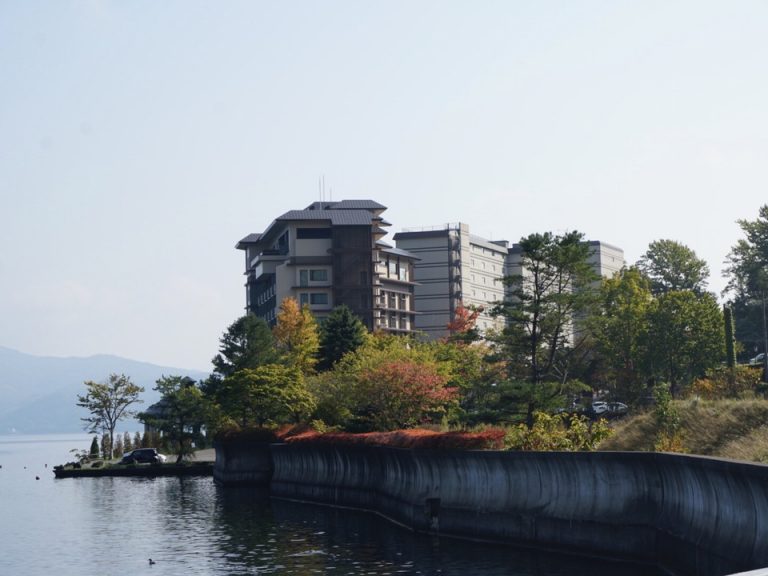 遠くから見た外観