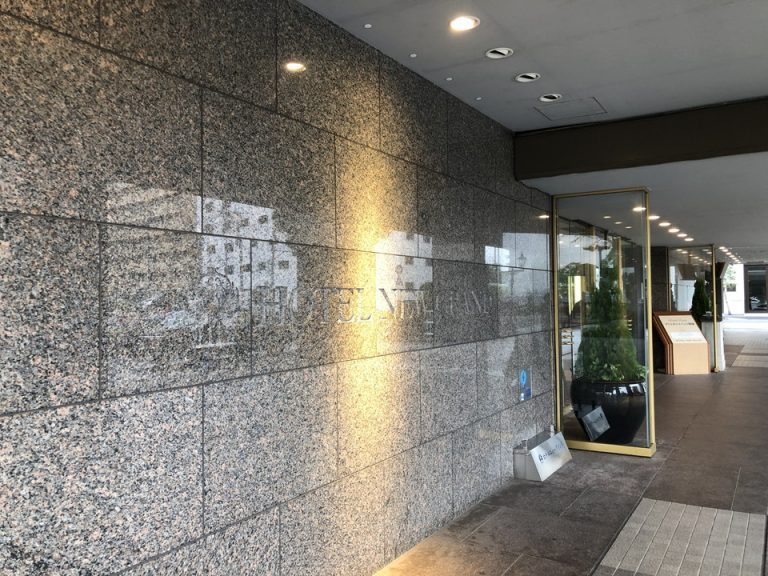 タワー館 エントランス(1)