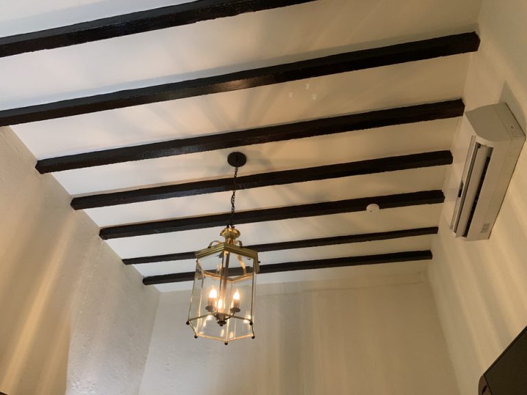 客室・照明(ベッドの上)