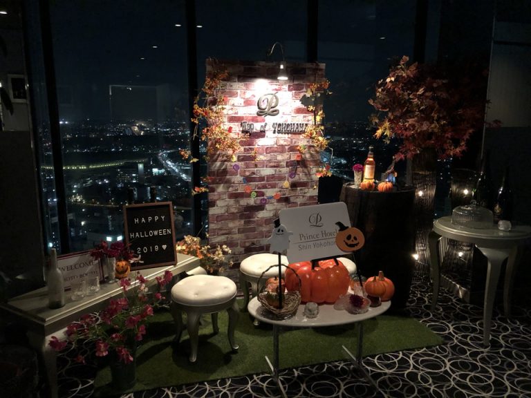 最上階バー 入り口の飾り ハロウィン