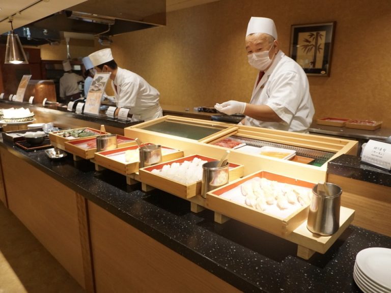 寿司は握ってくれます