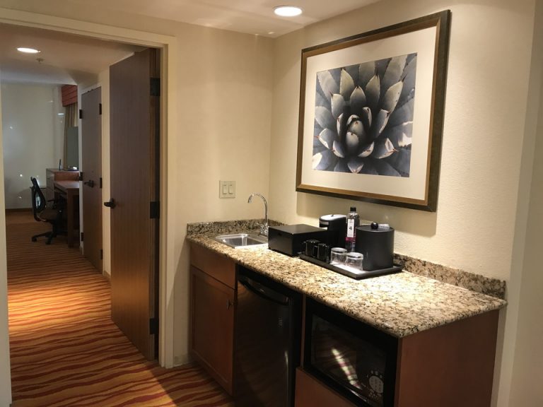 とてもかっこいいスタイリッシュなコーヒーステーション