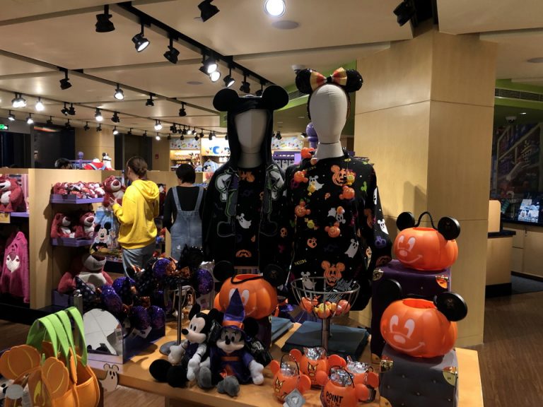 ショップ内観_01