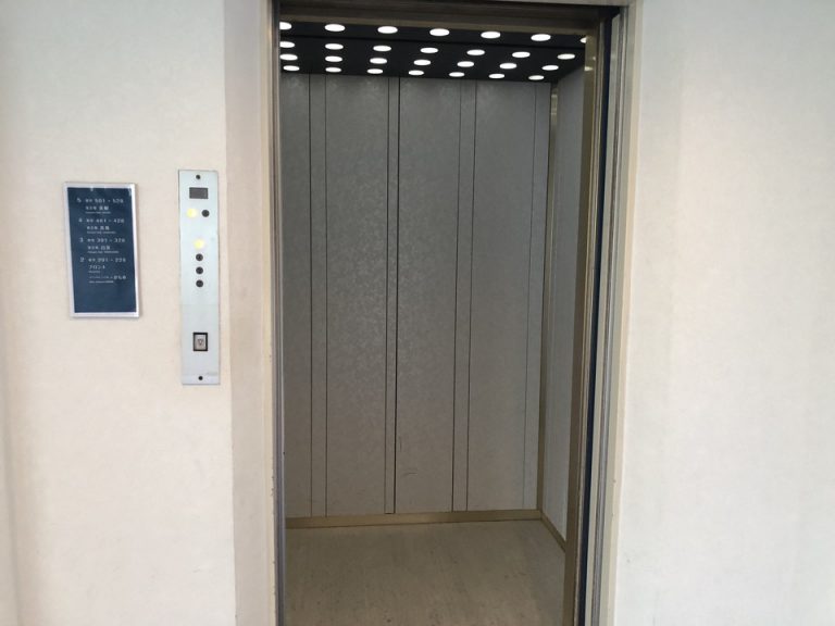 客室階エレベーター