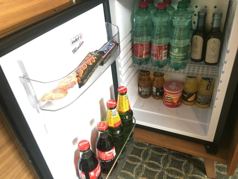 冷蔵庫(開けている状態)