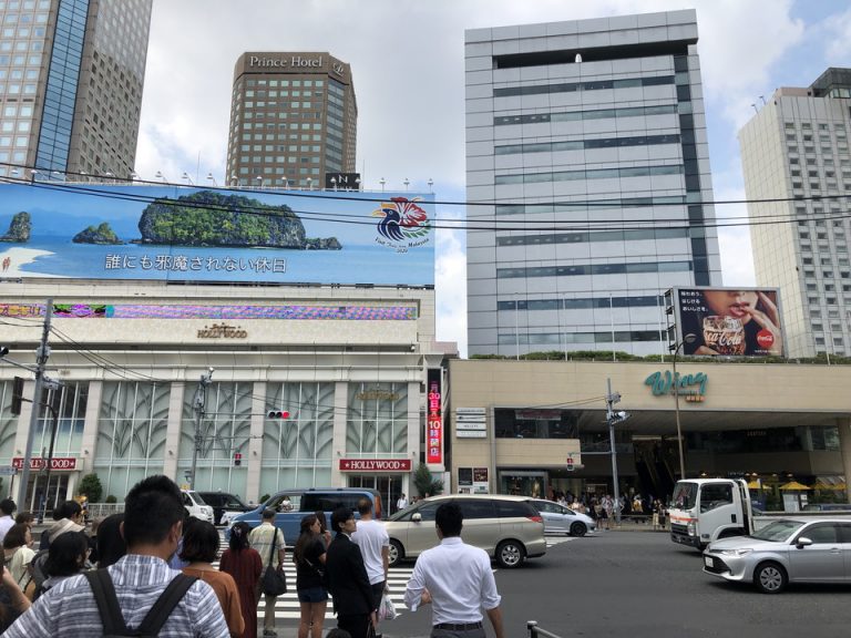 品川駅から横断歩道渡ってすぐホテルです