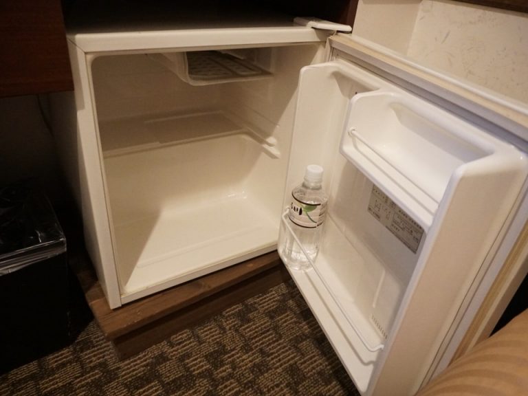 冷蔵庫内には無料の水