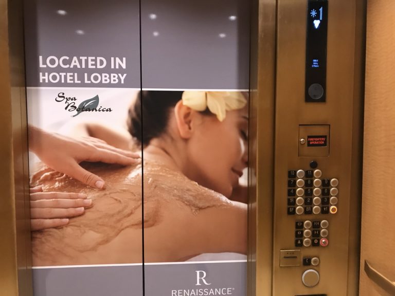 エレベーターうちドア