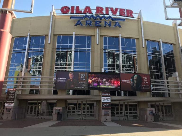 Westgateの目の前にはホッケーのアリーナがありました