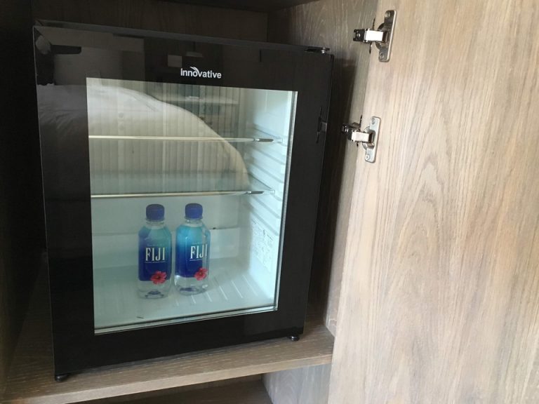 冷蔵庫(閉じた状態)