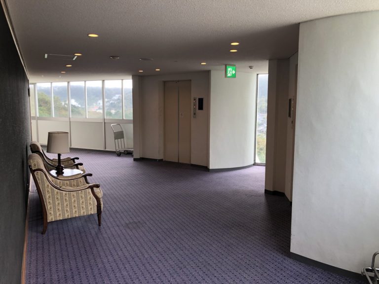 客室階エレベーターホール