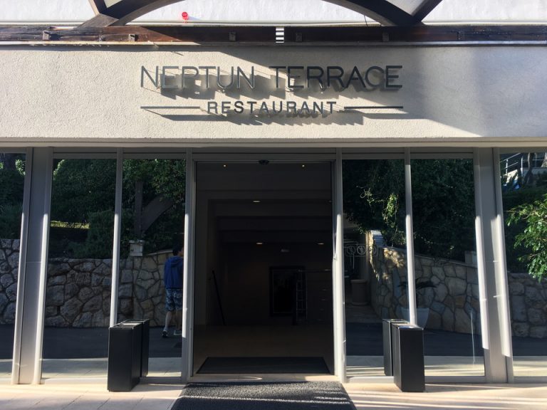 レストラン(外観・エントランス)(1)