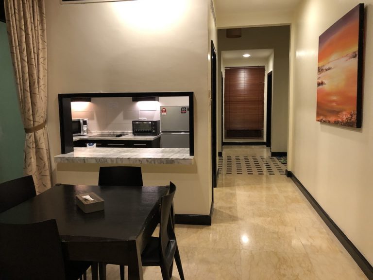 ダイニングとキッチン