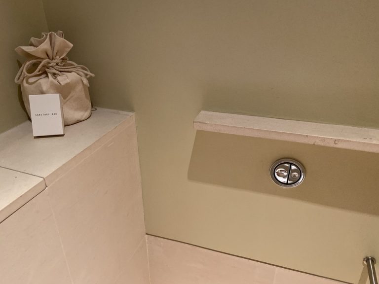 トイレ(ボタン、サニタリー)