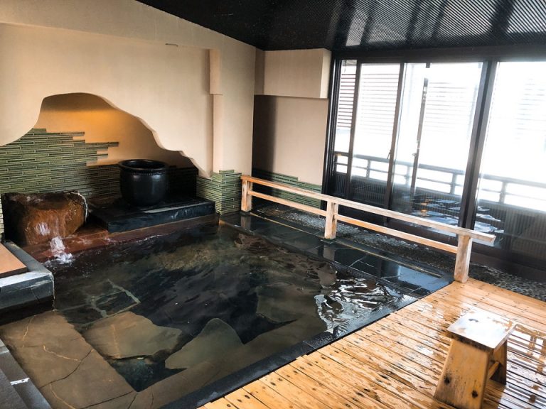 半露天風呂の3階貸切家族風呂