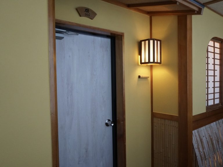 客室前は白壇の香りがしました