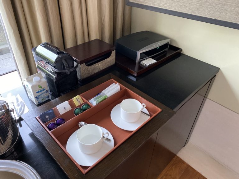 ミニバーカフェコーナー