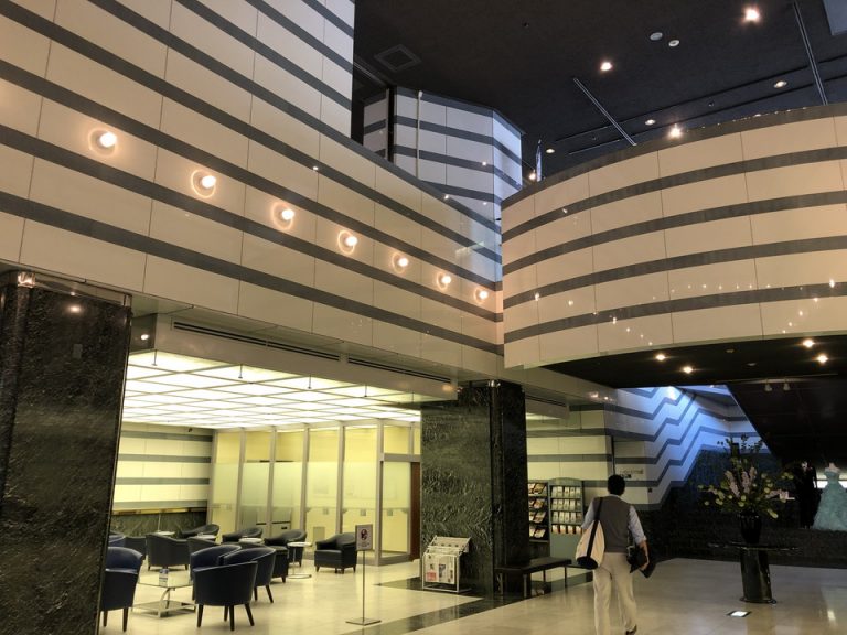 本館1階ロビー