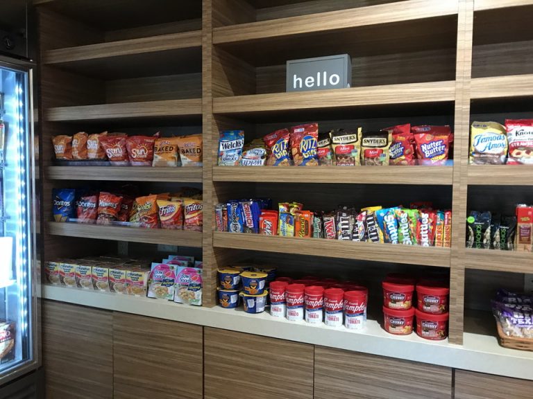 スナック類もそれなりにありました。