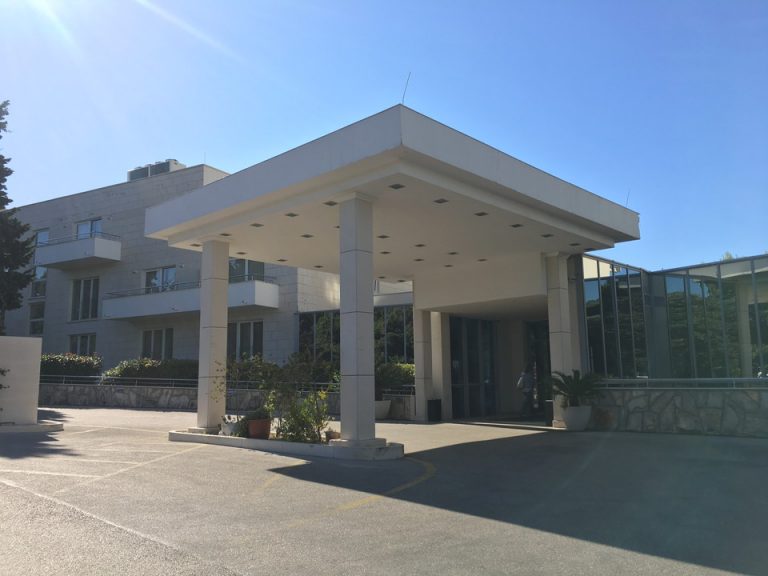 エントランス 外観