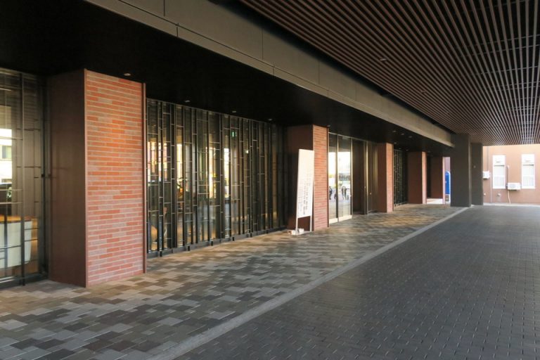 エントランス外観1