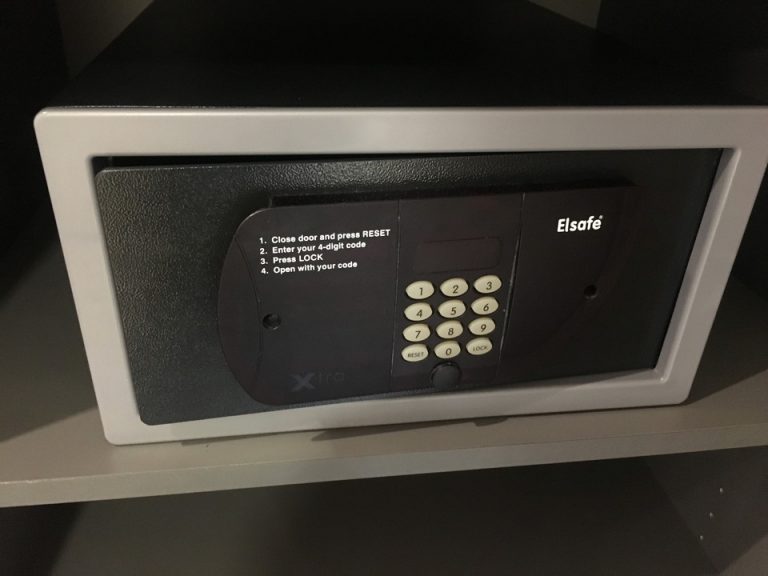 セーフティーボックス(閉じている状態)(1)