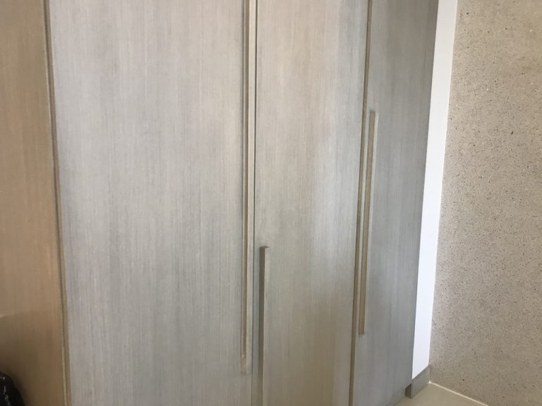 クローゼット外観閉じた状態
