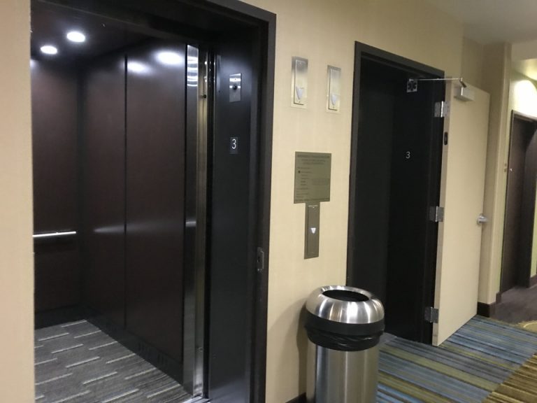 宿泊階エレベーター