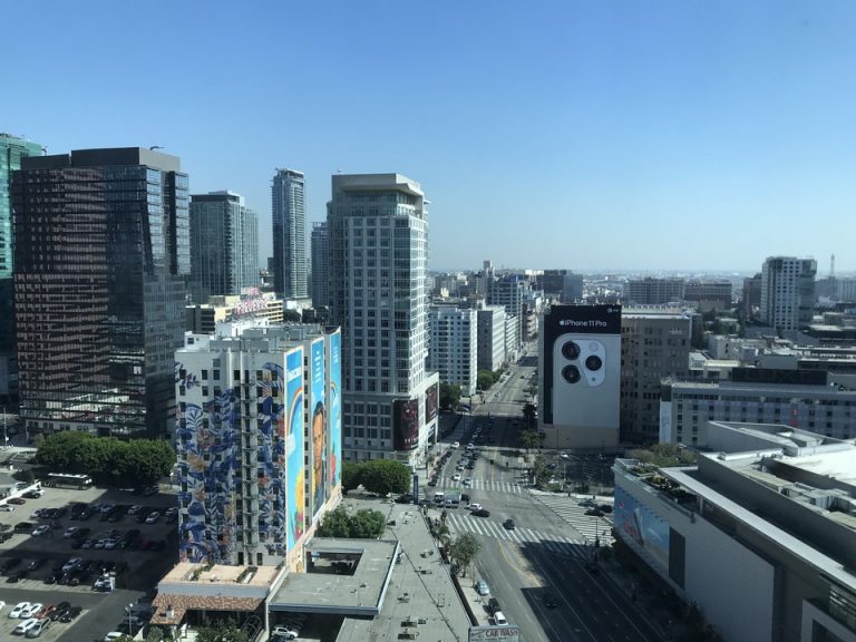 部屋の窓から見えるダウンタウンにひたすら感動を覚えました