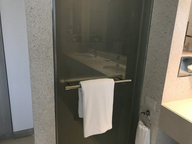 バスルーム入り口