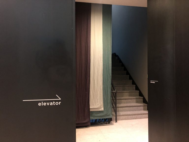 エレベーターホール