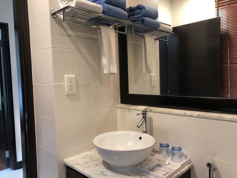 ゲストルームの浴室