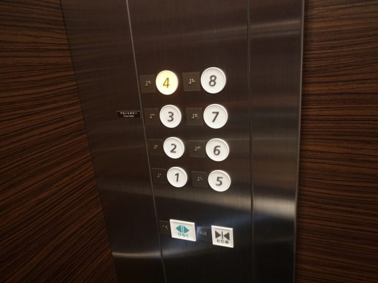 エレベーターボタン